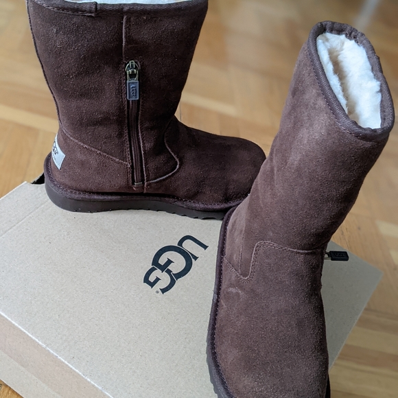 UGG Lil Sunshine Boots - Chocolate, Size 1 - Picture 5 of 6
